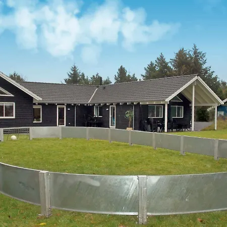 Eight-bedroom Holiday In 1 Casa de Férias Blåvand